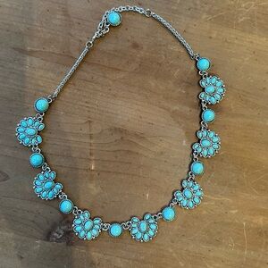 Chic Floral Turquoise and Silver Necklace